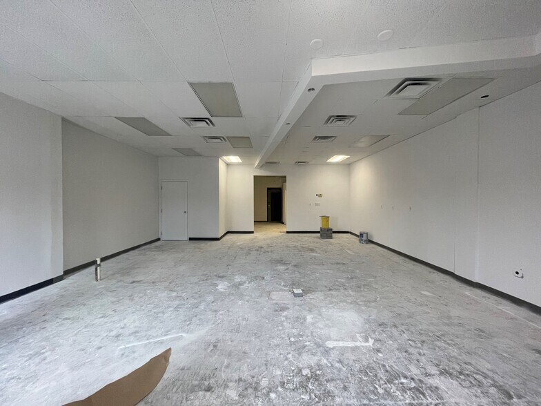 23420 Lorain Rd, North Olmsted, OH à louer - Photo intérieure - Image 3 de 5