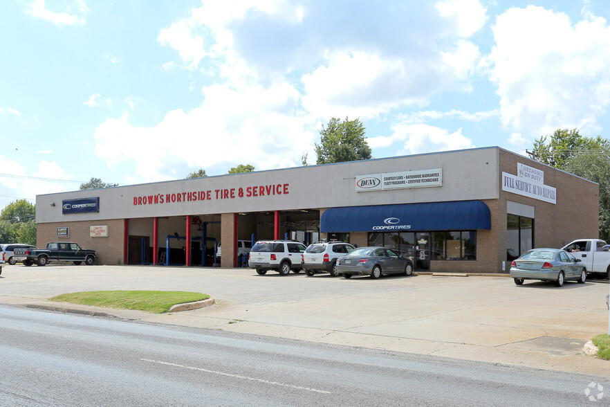 512 N Thompson St, Springdale, AR for sale - Primary Photo - Image 1 of 1