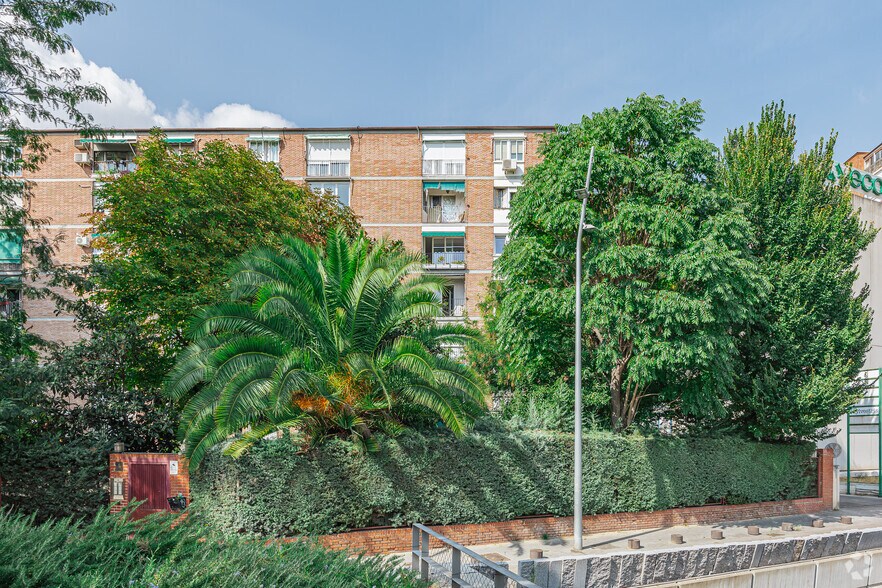 Avenida Manzanares, 4, Madrid, Madrid à louer - Photo du bâtiment - Image 2 de 3