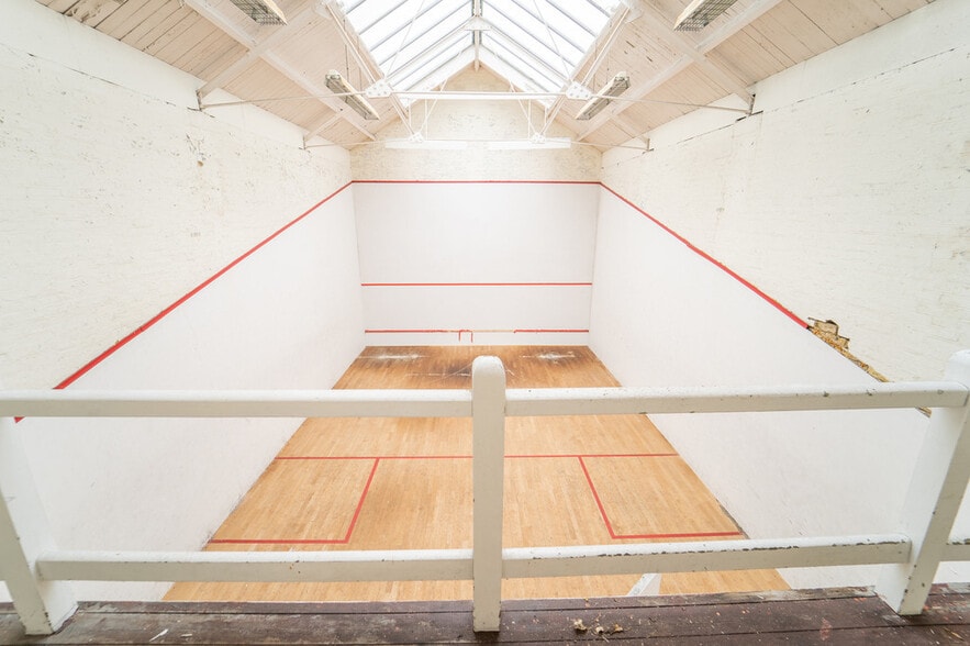 Kneller Rd, Twickenham for sale - Interior Photo - Image 3 of 9