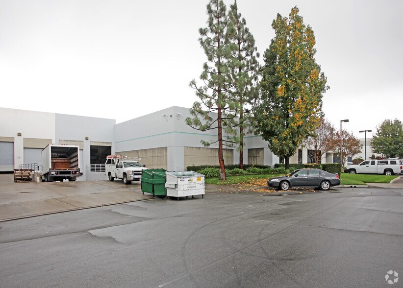 1714 Lindbergh Ct, La Verne, CA à vendre - Photo du bâtiment - Image 3 de 4