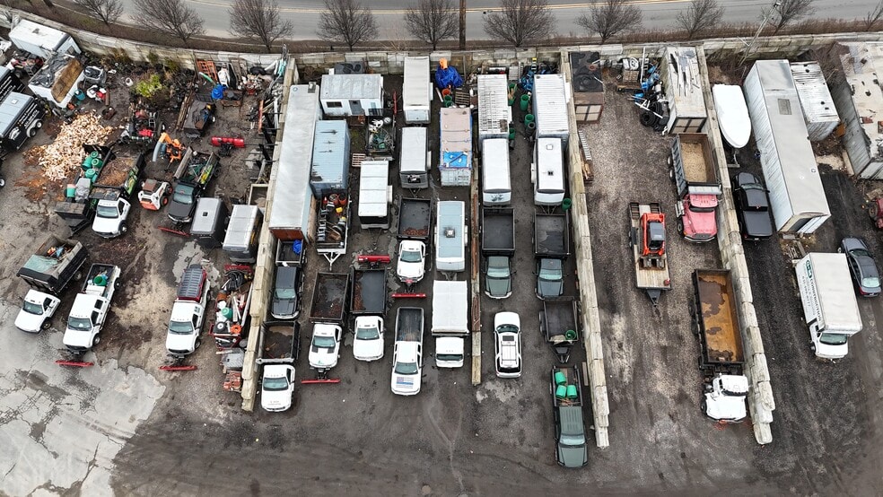 168 Townline Rd, Kings Park, NY for lease - Primary Photo - Image 1 of 8