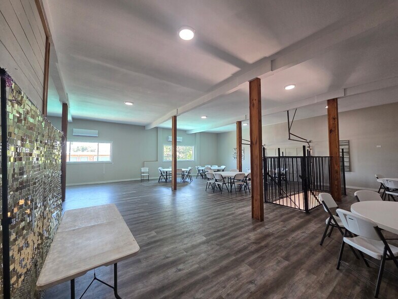 11457 Dennis Rd, Dallas, TX à louer - Photo intérieure - Image 1 de 10