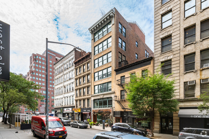 110 W 17th St, New York, NY for sale - Primary Photo - Image 1 of 1