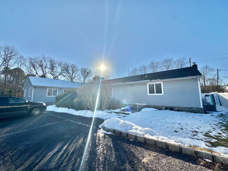 501 William Floyd Pky, Shirley, NY for lease - Building Photo - Image 2 of 17