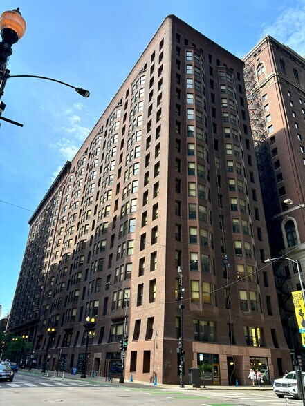 53 W Jackson Blvd, Chicago, IL à louer - Photo du bâtiment - Image 1 de 38