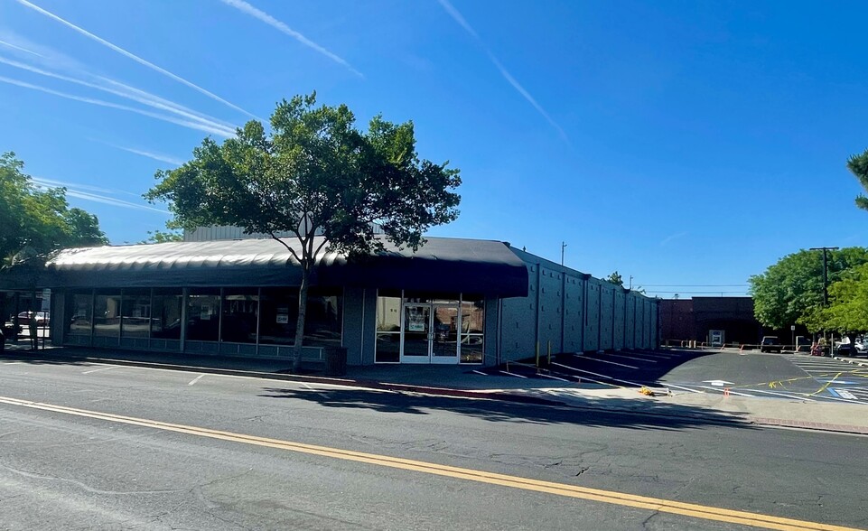 295 N Redington St, Hanford, CA for sale - Building Photo - Image 2 of 11