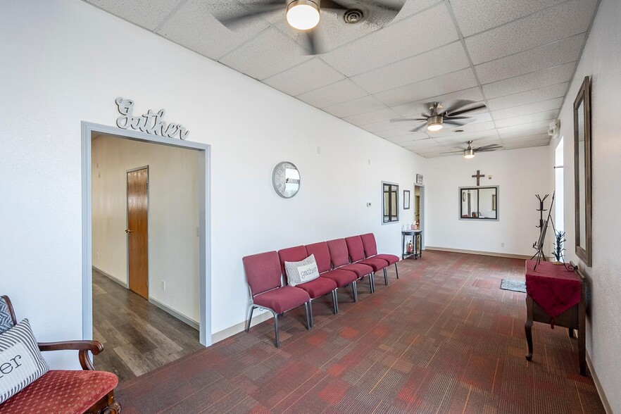 140 14th Ave NW, Ephrata, WA à vendre - Photo du bâtiment - Image 3 de 12