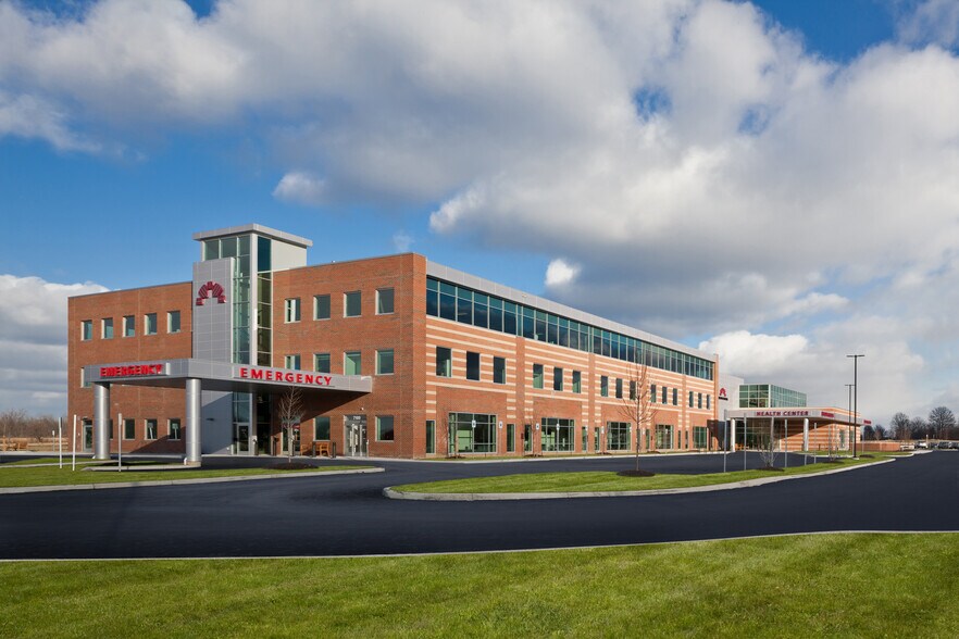 7100 Graphics Way, Lewis Center, OH à louer - Photo du bâtiment - Image 2 de 6
