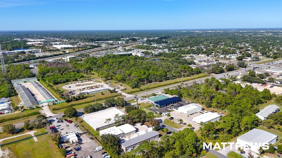 1728 Agora Cir SE, Palm Bay, FL à vendre - Photo du bâtiment - Image 1 de 3