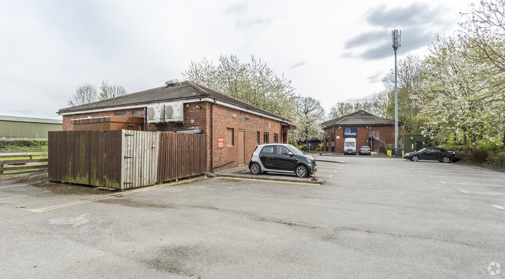 London Rd, Macclesfield for sale - Building Photo - Image 2 of 6