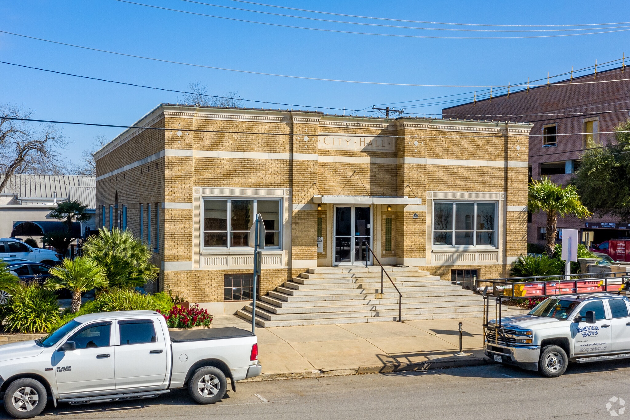 105 E Mill St, New Braunfels, TX for lease Primary Photo- Image 1 of 10