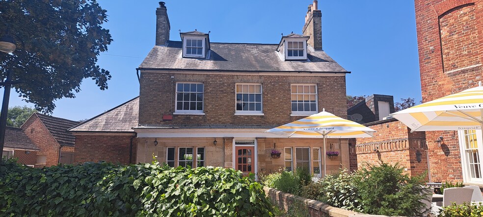 20 Market Pl, Stoke Hammond for lease - Primary Photo - Image 1 of 2