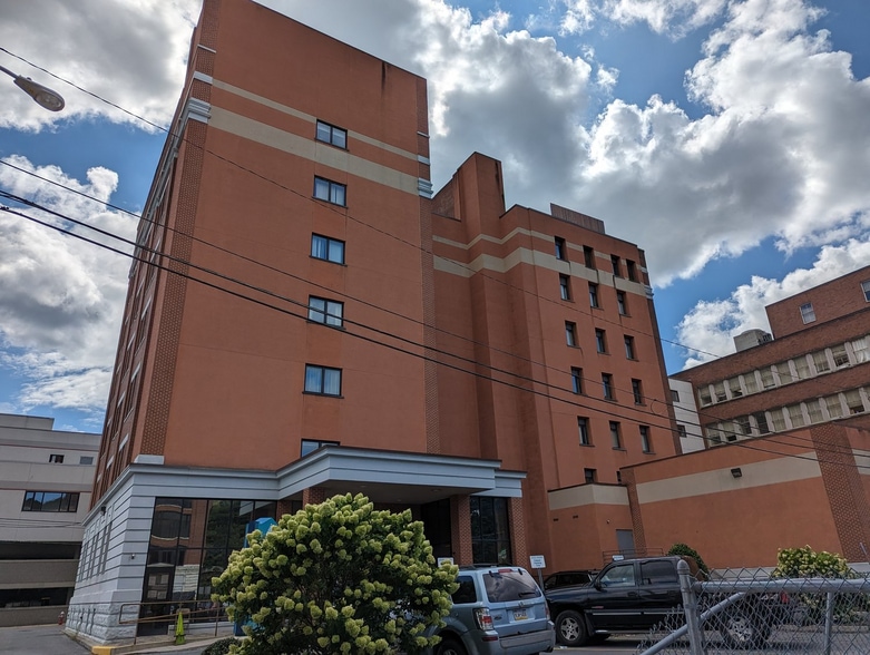 315 Locust St, Johnstown, PA for sale - Building Photo - Image 2 of 5