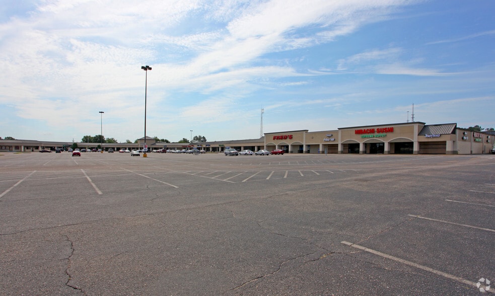 133 Eastern Blvd, Montgomery, AL for lease - Building Photo - Image 2 of 6