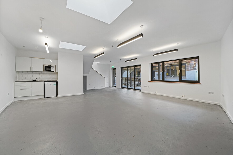 Leswin Pl, London for lease - Building Photo - Image 3 of 9