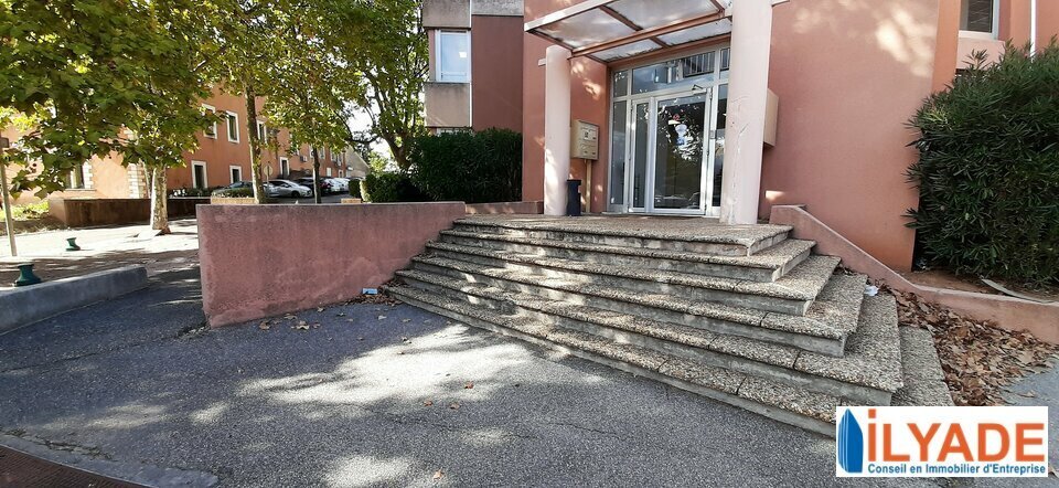 Office in Vitrolles for lease Building Photo- Image 1 of 2