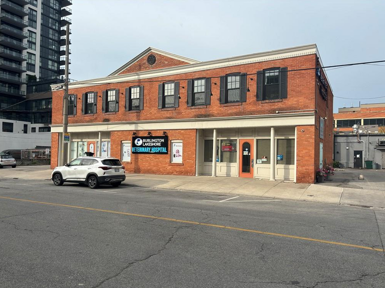 484 John St, Burlington, ON for sale - Building Photo - Image 2 of 18