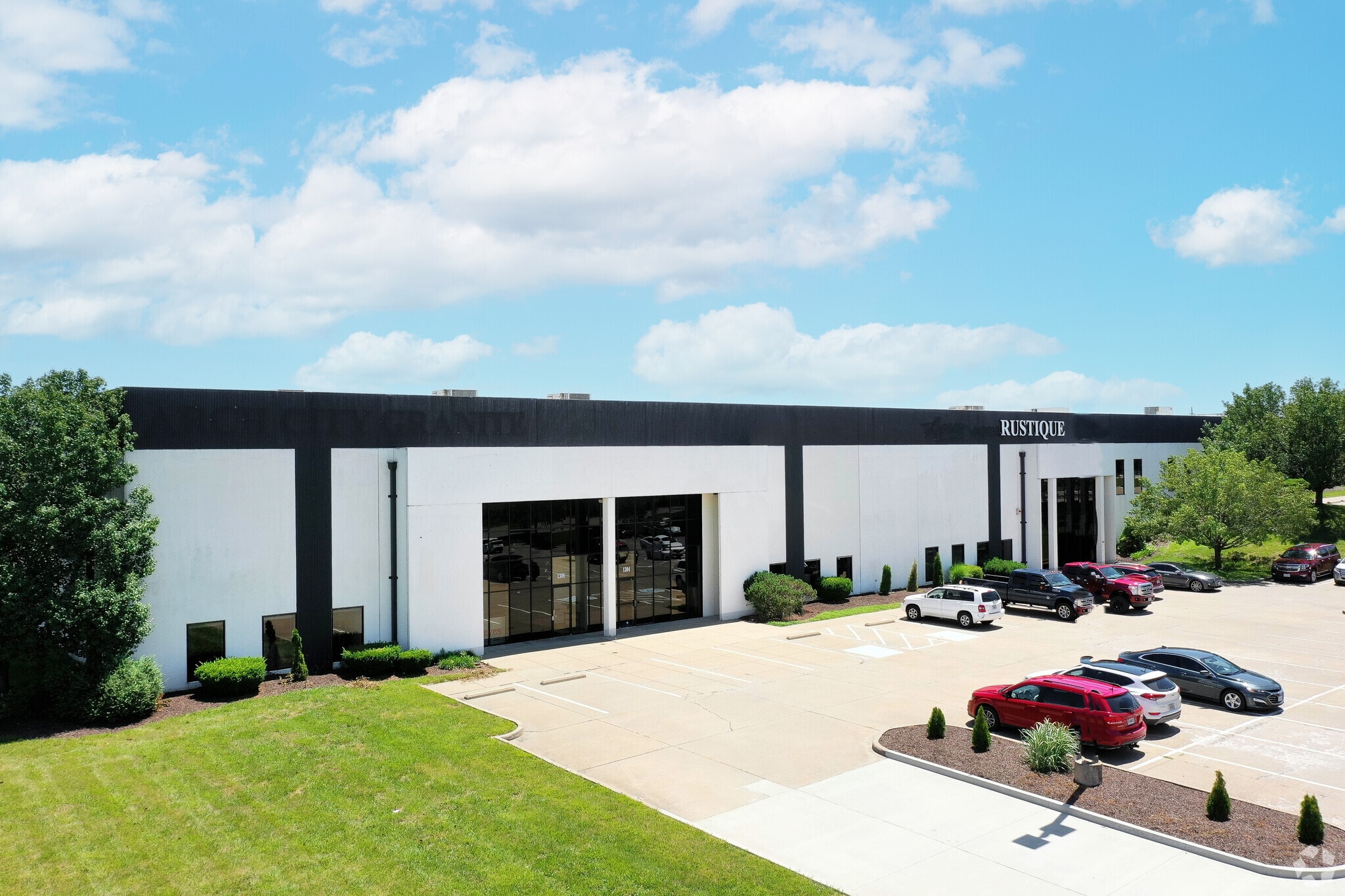 1300-1308 Rustique Sq, O'Fallon, MO for lease Primary Photo- Image 1 of 13