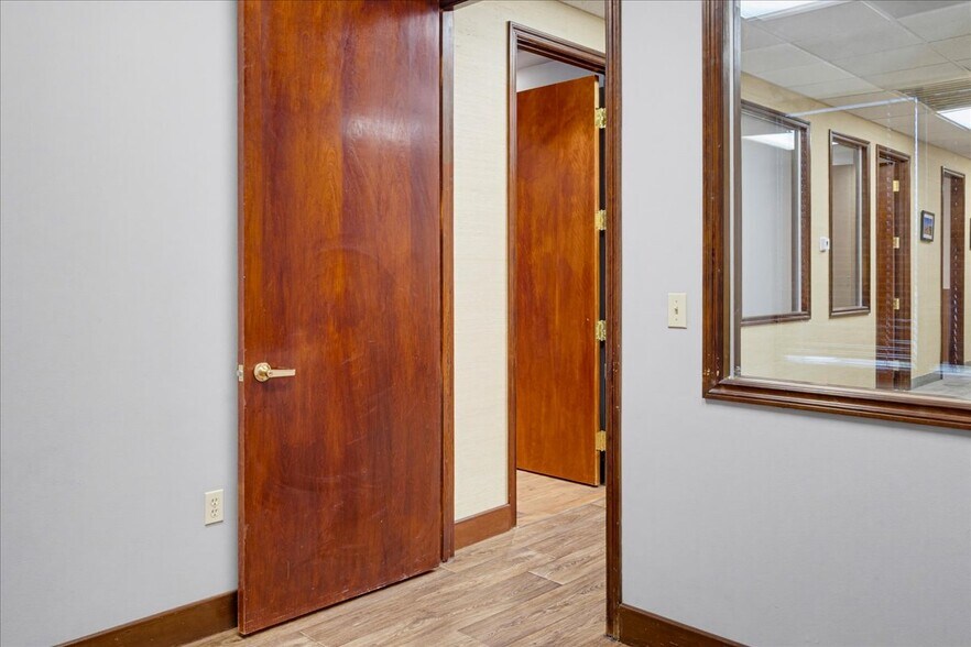 4431 S Eastern Ave, Las Vegas, NV à louer - Photo du bâtiment - Image 3 de 22