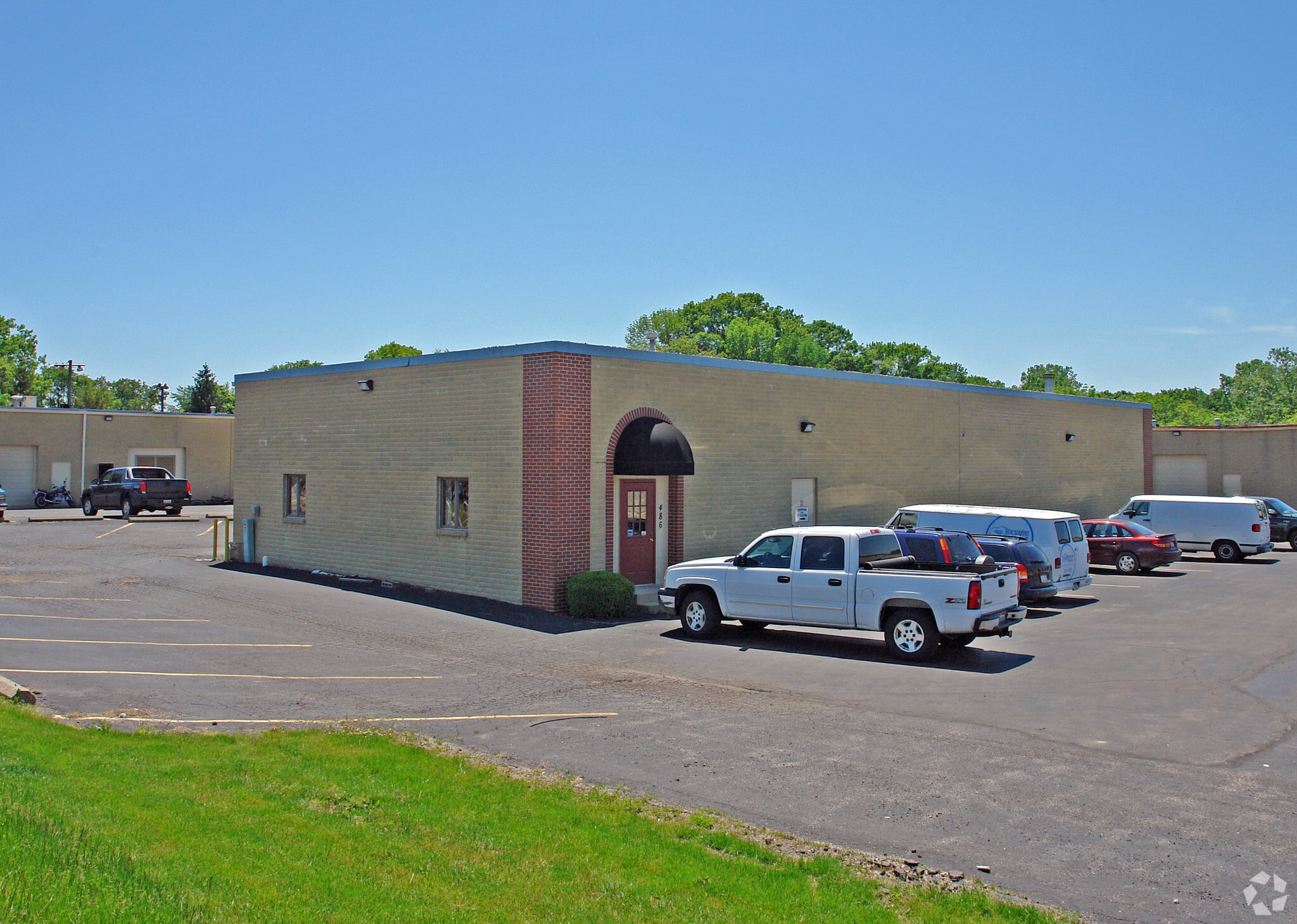 486 Windsor Park Dr, Dayton, OH for lease Primary Photo- Image 1 of 16