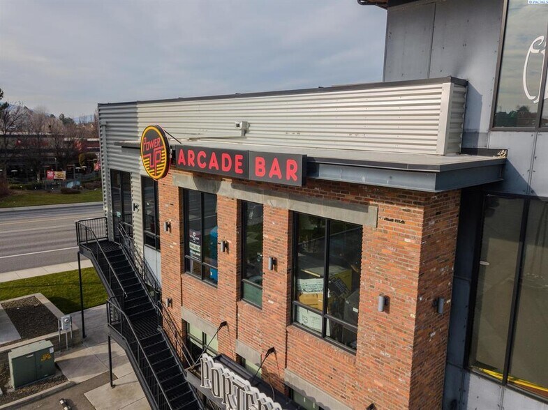 1022 N Columbia Center Blvd, Kennewick, WA à louer - Photo du bâtiment - Image 2 de 15