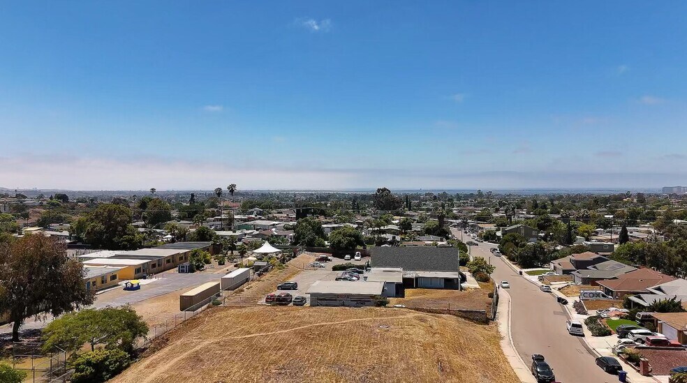 210 Jamul Ave, Chula Vista, CA à louer - Photo du bâtiment - Image 3 de 4