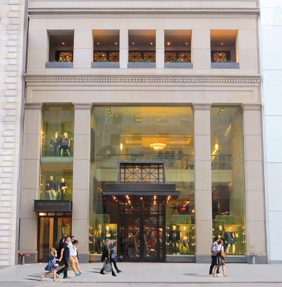 681 Fifth Ave, New York, NY for lease - Building Photo - Image 1 of 9