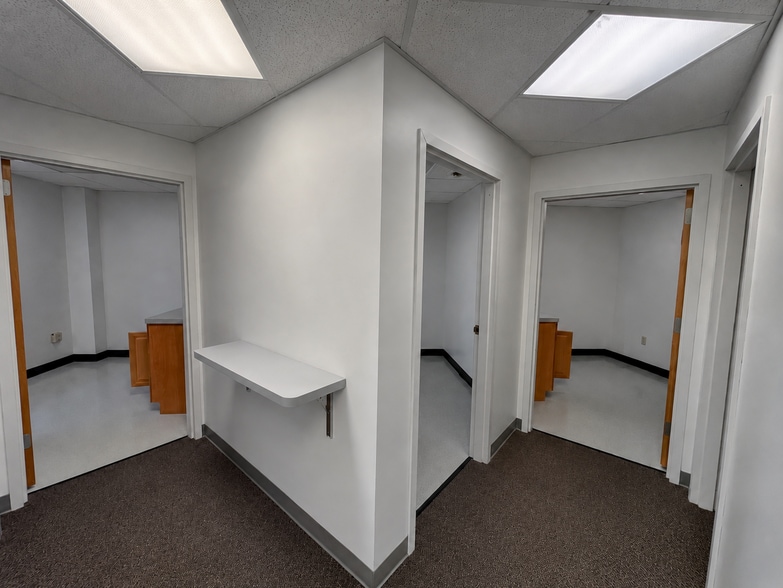 27 Hospital Ave, Danbury, CT for lease - Building Photo - Image 3 of 8