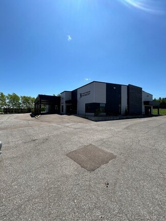 Plus de détails pour 305 Rue Tanguay, Roberval, QC - Bureau à vendre