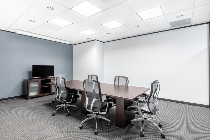 950 Echo Ln, Houston, TX à louer - Photo intérieure - Image 3 de 7