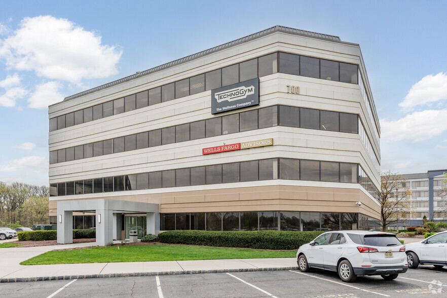 700 Route 46 E, Fairfield, NJ for lease - Building Photo - Image 1 of 6