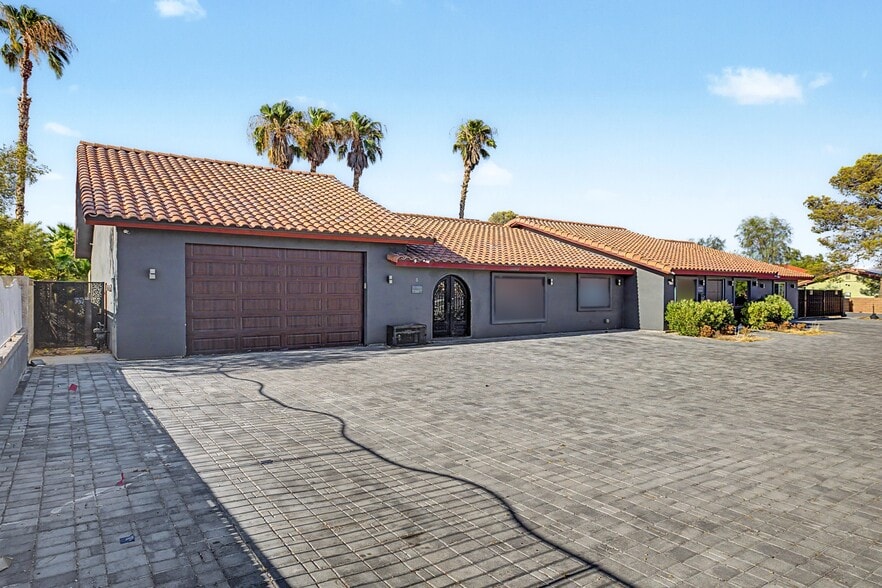 6470 W Desert Inn Rd, Las Vegas, NV for sale - Building Photo - Image 2 of 59