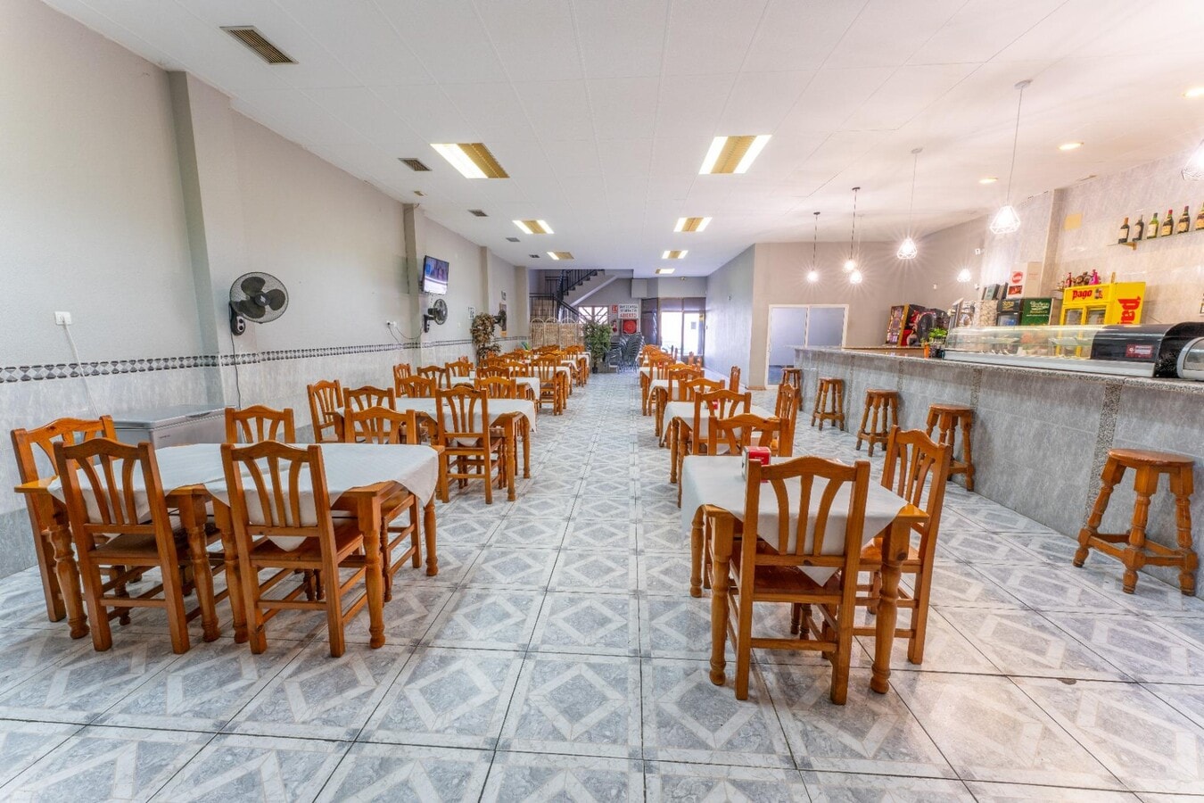 Aspe, ALI 03680 - - - Interior Photo - Image 1 of 7