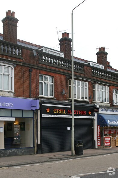 111 Hatfield Rd, St Albans à louer - Photo du bâtiment - Image 2 de 4