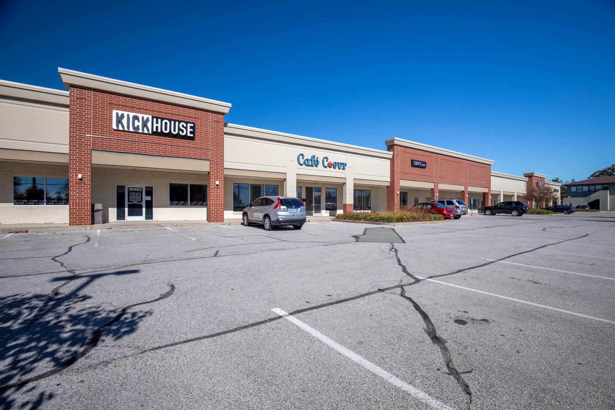 10483 Old Olive Street Rd, Creve Coeur, MO for lease Building Photo- Image 1 of 10