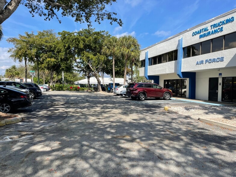 701 SE 6th Ave, Delray Beach, FL for lease - Building Photo - Image 3 of 5