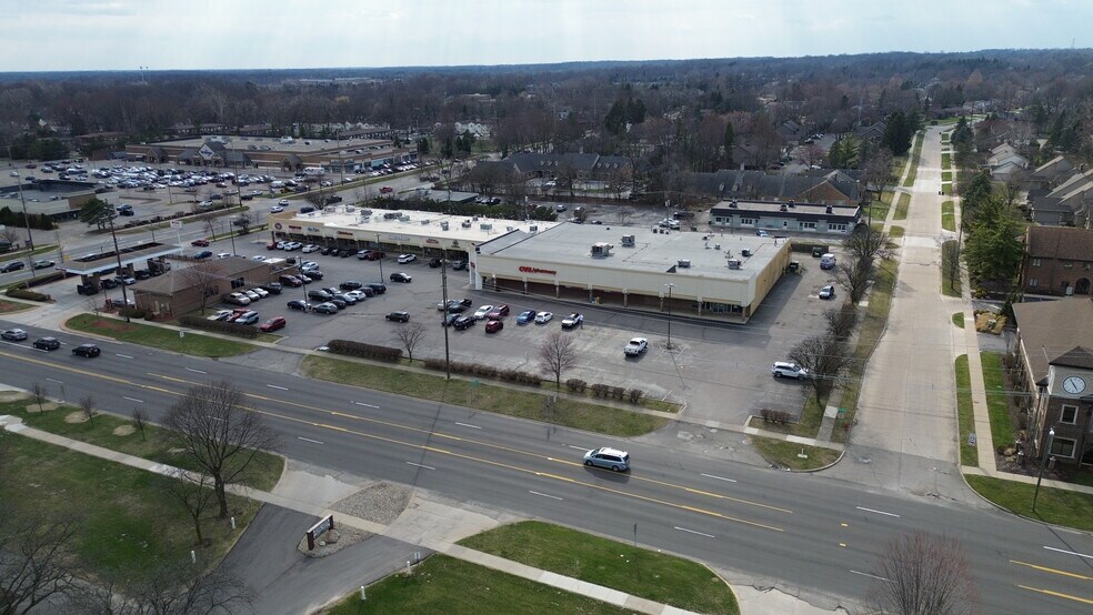 7838 Telegraph Rd, Taylor, MI à vendre - Photo du bâtiment - Image 2 de 2