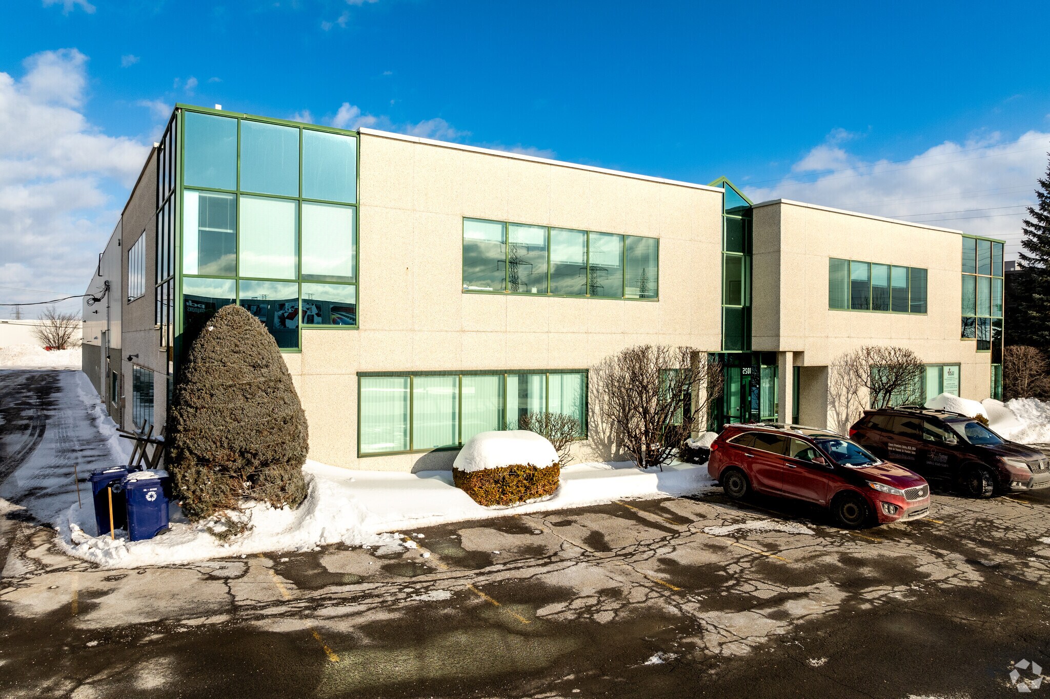 4025-4053 Boul Industriel, Laval, QC for sale Building Photo- Image 1 of 1