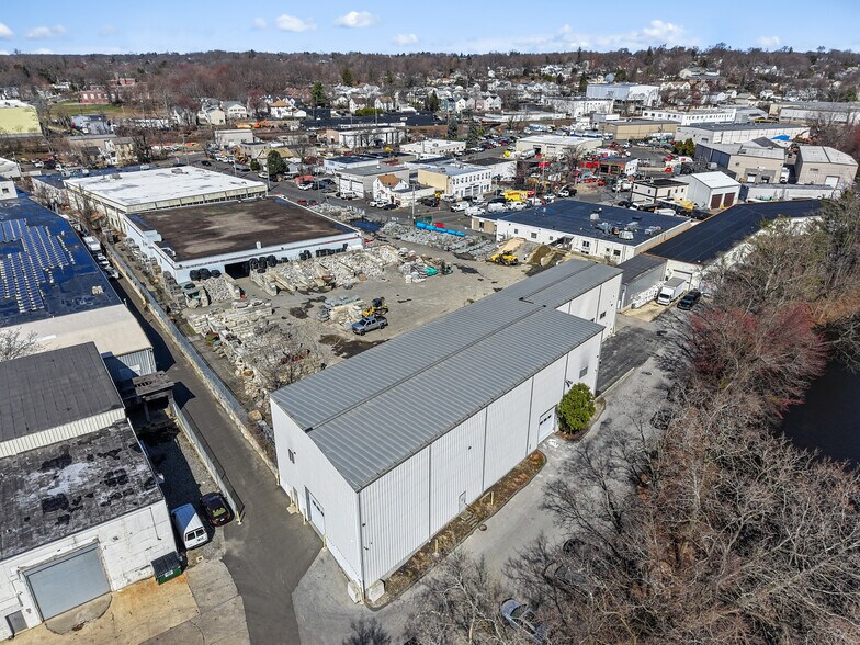 55 Poplar St, Stamford, CT à vendre - Photo du bâtiment - Image 2 de 67