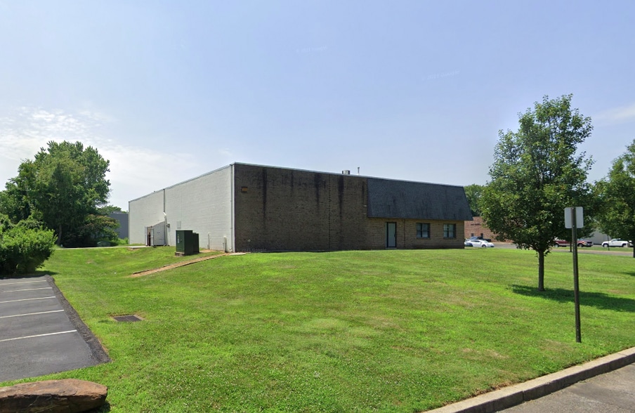 270 Andrews Rd, Trevose, PA for lease - Building Photo - Image 2 of 13