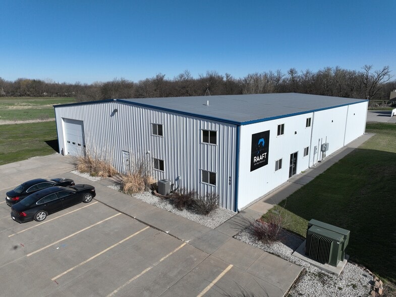 990 Cottonwood Ave, Seward, NE for sale - Building Photo - Image 1 of 13