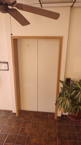 1225 N Logan St, Texas City, TX for lease - Building Photo - Image 3 of 24