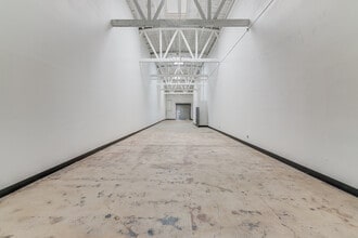 2023-2043 S Santa Fe Ave, Los Angeles, CA for lease Interior Photo- Image 2 of 7