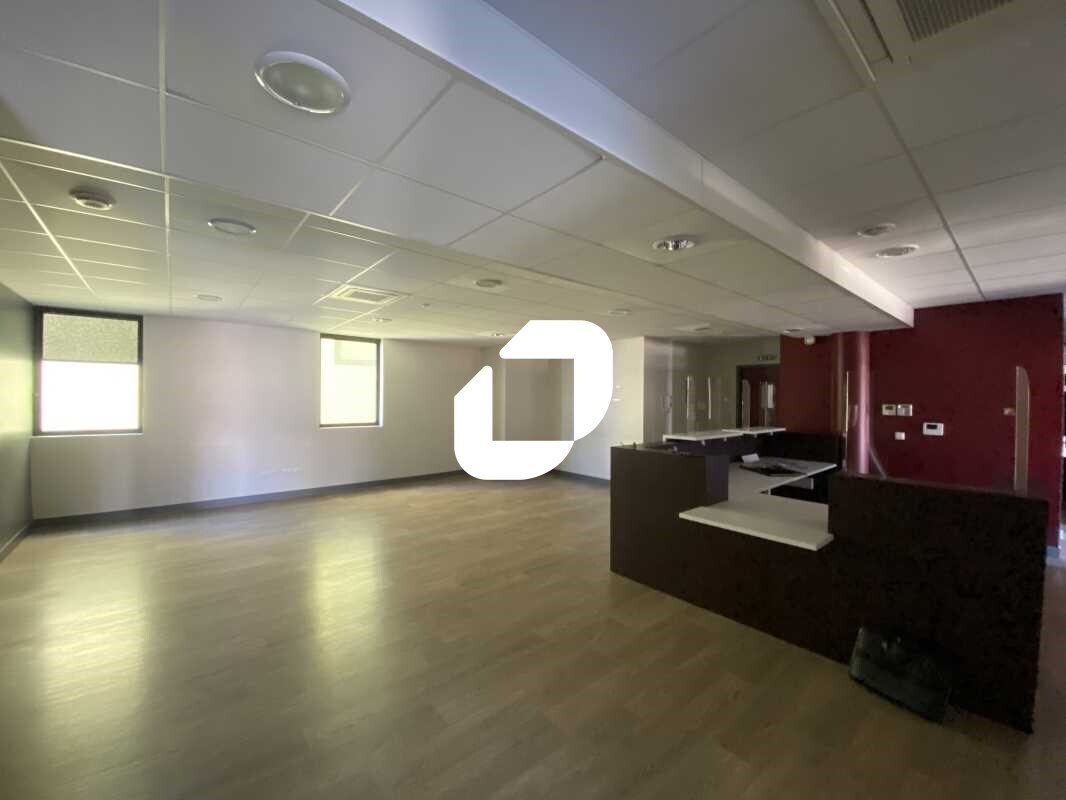 Office in Bordeaux for sale Interior Photo- Image 1 of 45