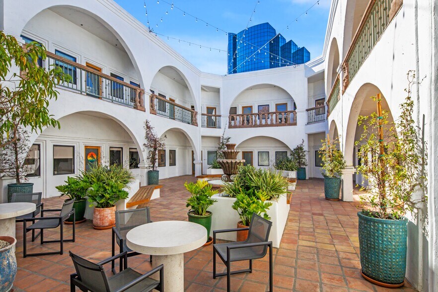 2211 Corinth Ave, Los Angeles, CA for sale - Building Photo - Image 3 of 26