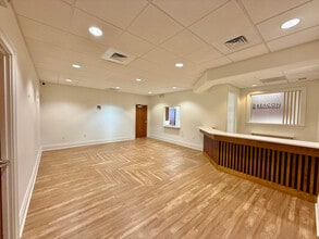 76 Peachtree Rd, Asheville, NC for lease Interior Photo- Image 1 of 23