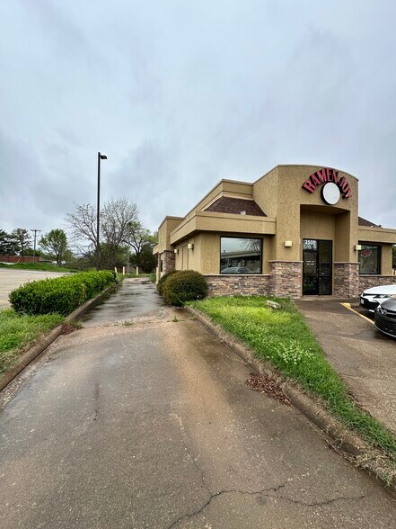 2500 Highway 121, Bedford, TX à vendre - Photo du bâtiment - Image 2 de 27