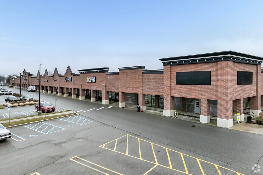 33111-33251 Plymouth Rd, Livonia, MI à louer - Photo du bâtiment - Image 3 de 5