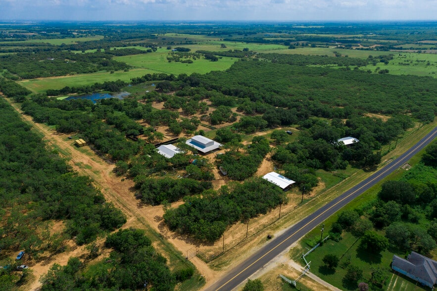 7485 Smith Rd, Somerset, TX for sale - Primary Photo - Image 1 of 15
